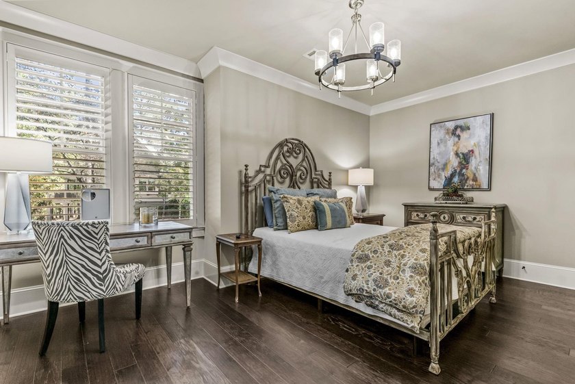 Welcome to refined luxury living in the heart of Reynolds Lake - photo 48