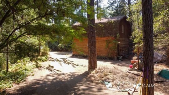 Welcome to your dream home-a stunning log cabin blending classic - photo 5