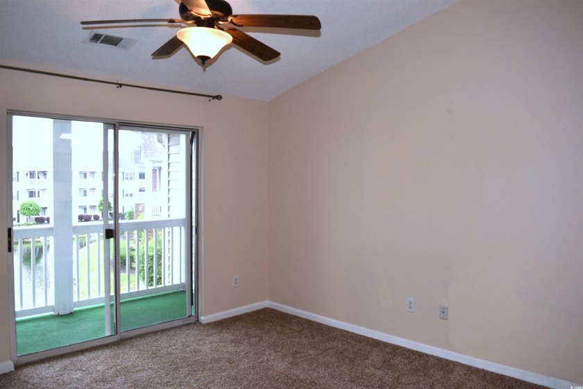 Beautiful upgraded 2 bedroom, 2 bath condo with huge closets and - photo 3