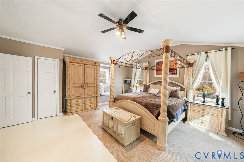 Embrace the art of waterfront living in this timeless retreat - photo 22