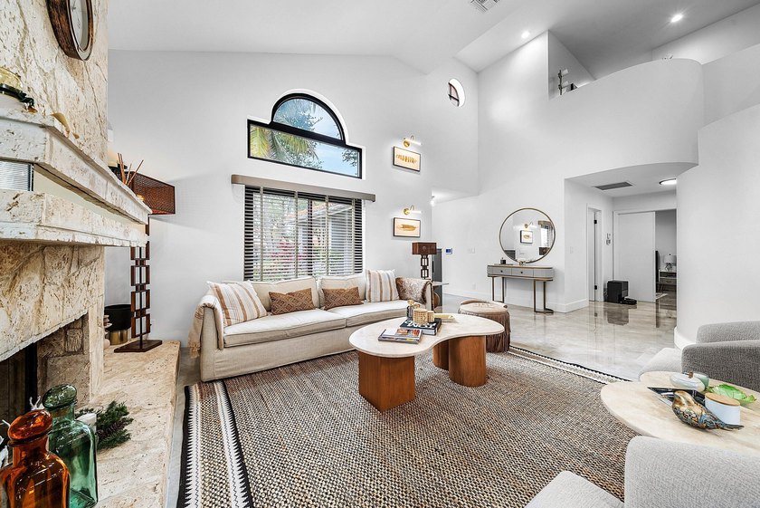 MAKE AN OFFER! Stunning and magnificently expanded two-story - photo 7