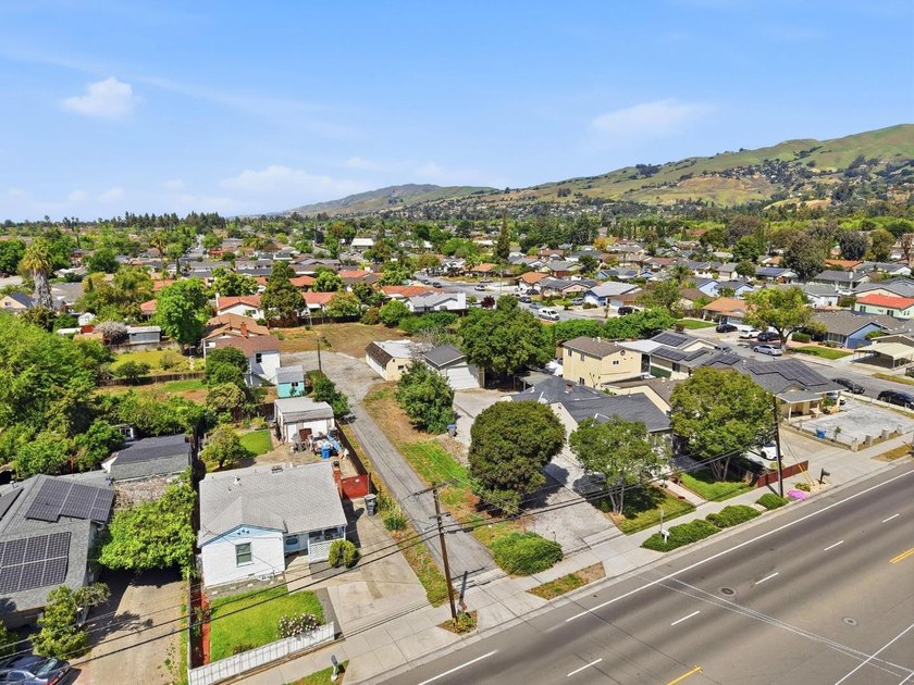 Rare opportunity to own 1.25 acres in a residential Berryessa - photo 50