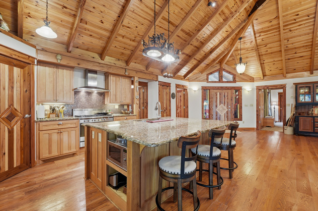 Lakefront Privacy on 40 acres , Custom 3866 sf home w 2 boat slip - photo 11