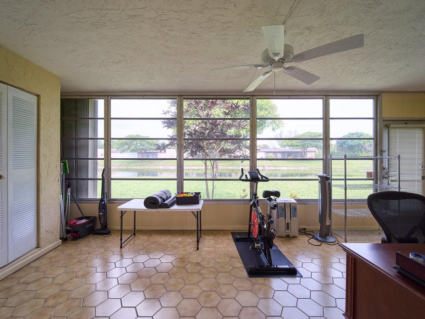 Welcome to this charming 2-bedroom, 2-bathroom villa nestled in - photo 17