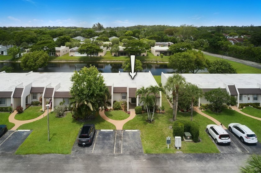 Welcome to this charming 2-bedroom, 2-bathroom villa nestled in - photo 35