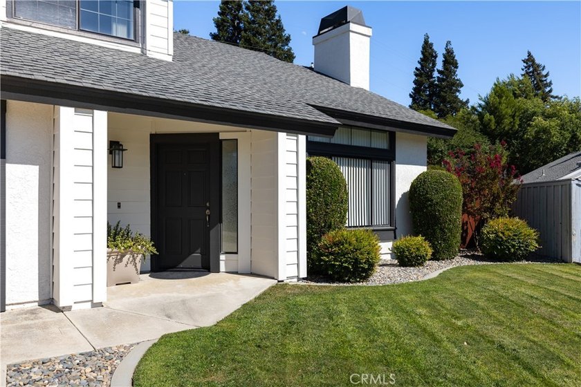 Welcome to this beautiful two-story home nestled in the heart of - photo 4