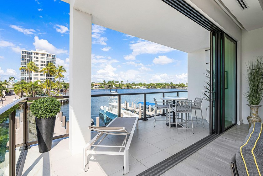 This exceptional waterfront residence at 344 Venetian Drive in - photo 29