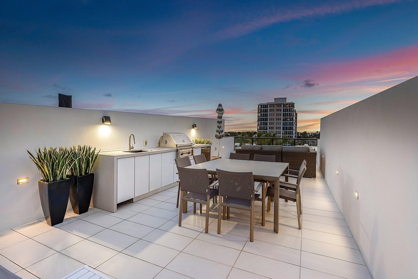 This exceptional waterfront residence at 344 Venetian Drive in - photo 40