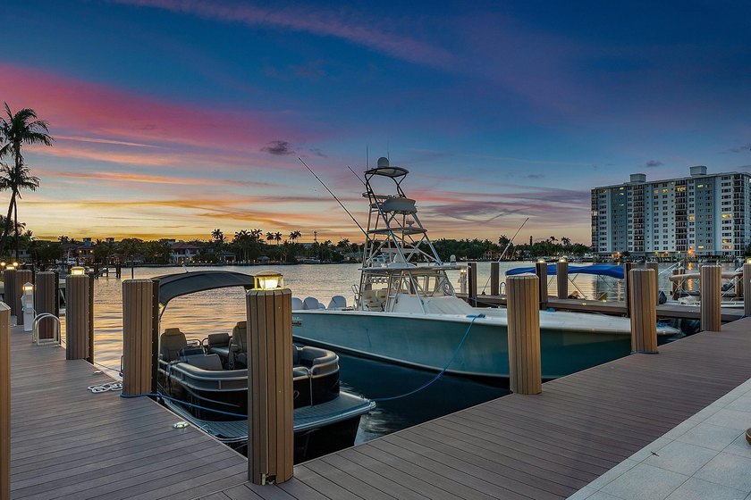 This exceptional waterfront residence at 344 Venetian Drive in - photo 47