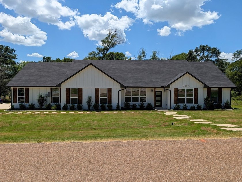 Welcome to where modern farmhouse style meets quality - photo 2