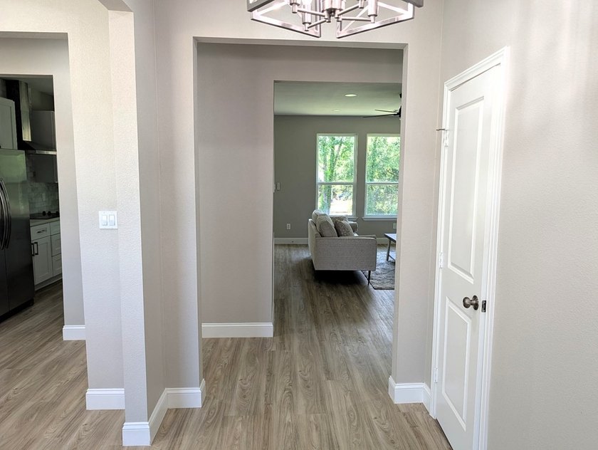 Welcome to where modern farmhouse style meets quality - photo 3