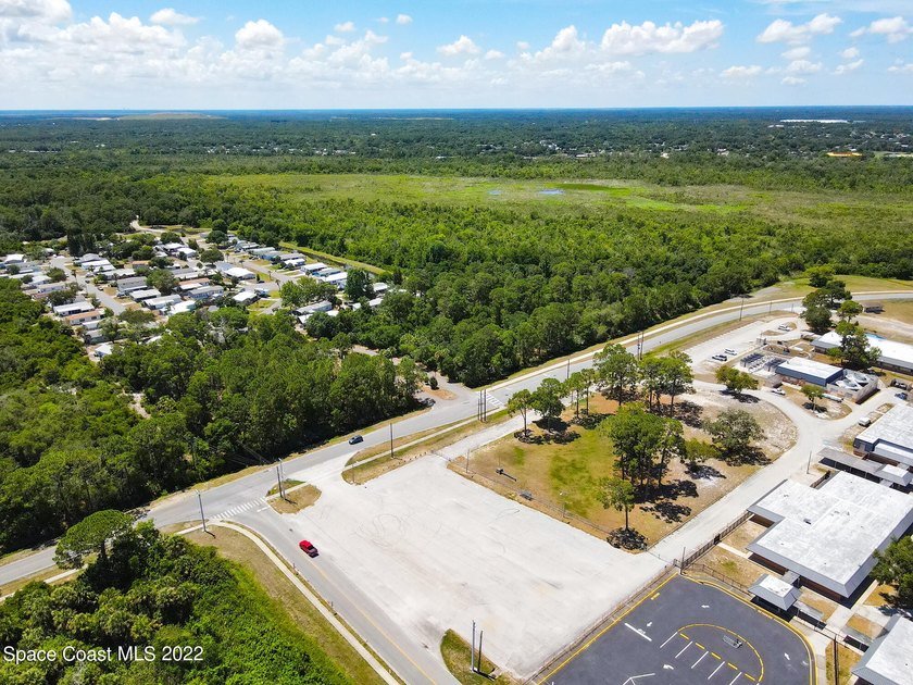 Land development opportunity in a growing area near Eastern - photo 2