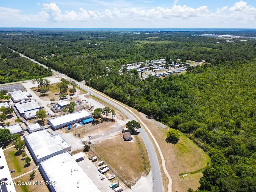 Land development opportunity in a growing area near Eastern - photo 6