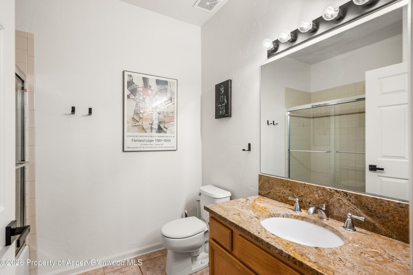 This bright, beautifully updated top-floor condo offers - photo 14