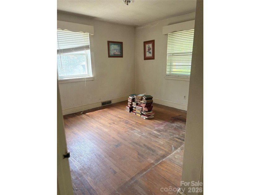 Welcome to the Classic 1950's Brick Ranch. This home has the - photo 12