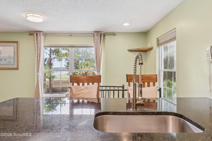 Enjoy fantastic MARSH AND RIVER views and your own private - photo 17