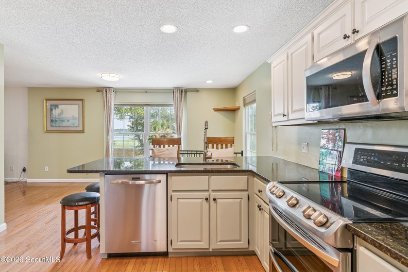 Enjoy fantastic MARSH AND RIVER views and your own private - photo 18