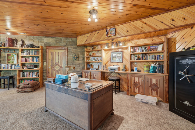 Lakefront Privacy on 40 acres , Custom 3866 sf home w 2 boat slip - photo 20