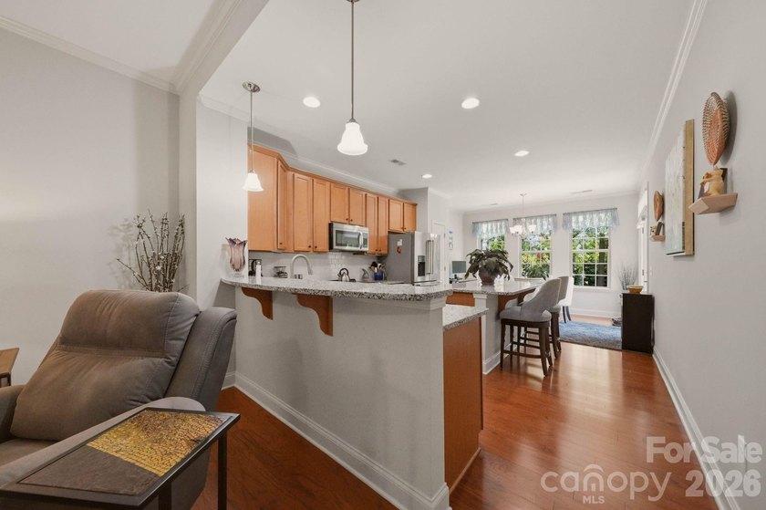 Welcome to this beautifully maintained 3-bedroom, 2.5-bath - photo 11