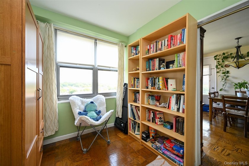 Spacious 2 Bedroom, 2 Bathroom Co-op in Luxury 24-Hour Doorman - photo 13