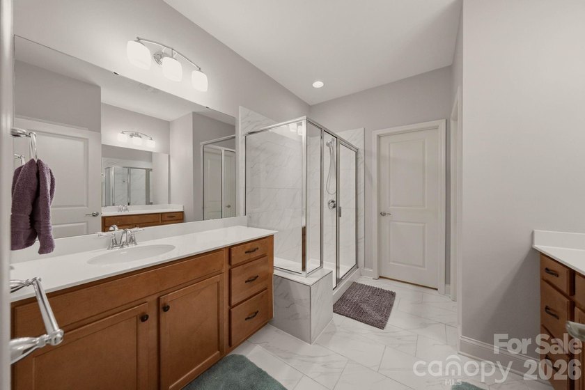 Welcome to this beautifully maintained 3-bedroom, 2.5-bath - photo 21