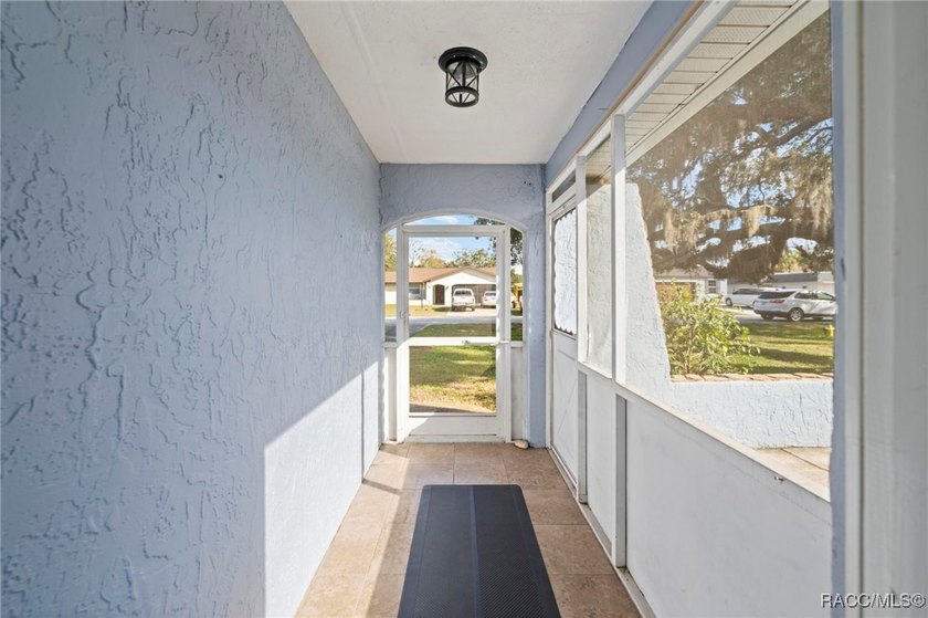 MAJOR PRICE REDUCTION!Move-In Ready 3-Bedroom Pool Home with - photo 22