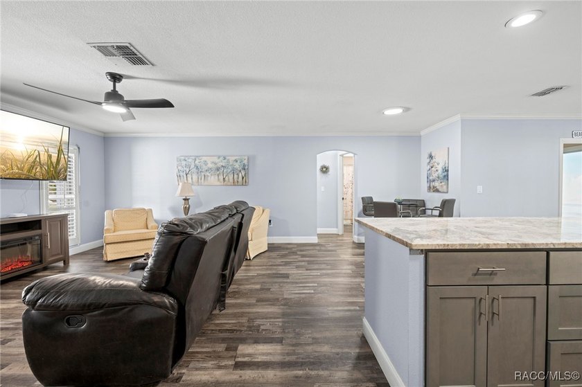 MAJOR PRICE REDUCTION!Move-In Ready 3-Bedroom Pool Home with - photo 38
