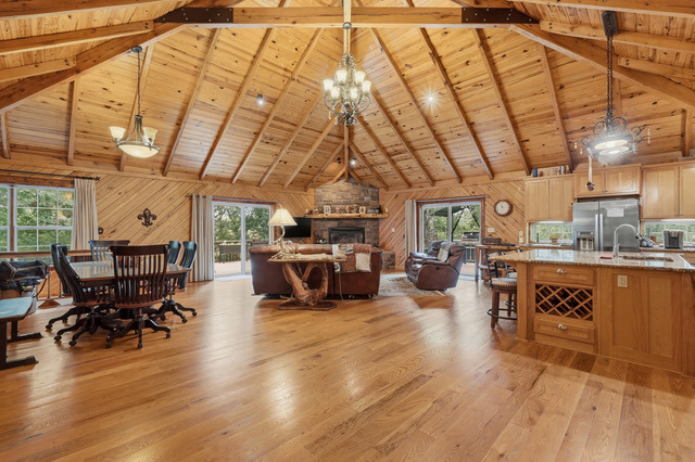 Lakefront Privacy on 40 acres , Custom 3866 sf home w 2 boat slip - photo 6