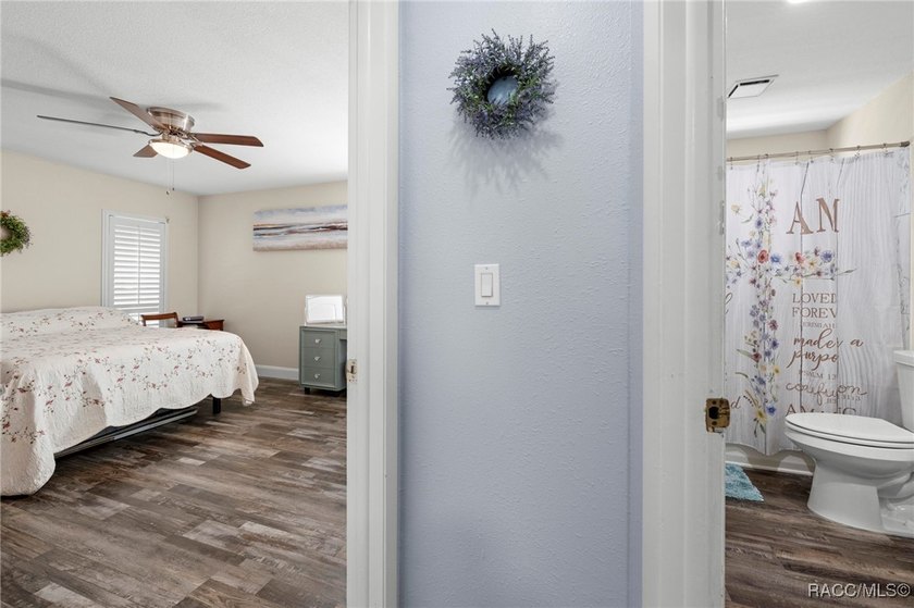 MAJOR PRICE REDUCTION!Move-In Ready 3-Bedroom Pool Home with - photo 41