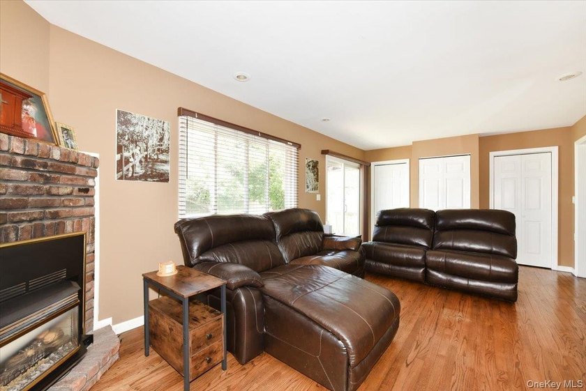 Welcome To 11 Glenda Drive In West Babylon! This Charming - photo 6