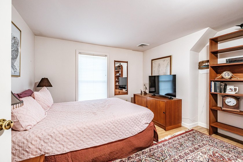 Timeless New England charm and warm character blend seamlessly - photo 35