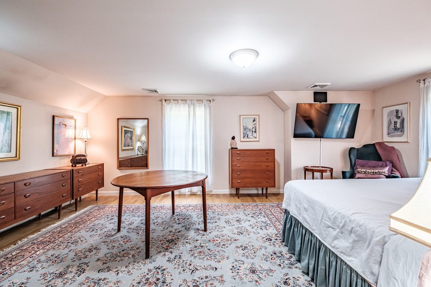 Timeless New England charm and warm character blend seamlessly - photo 40