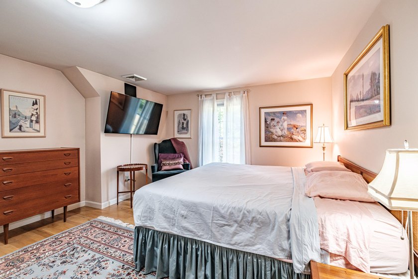 Timeless New England charm and warm character blend seamlessly - photo 41