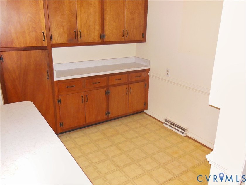 Welcome to 8218 Overbury Road in the Chamberlayne Hills - photo 10