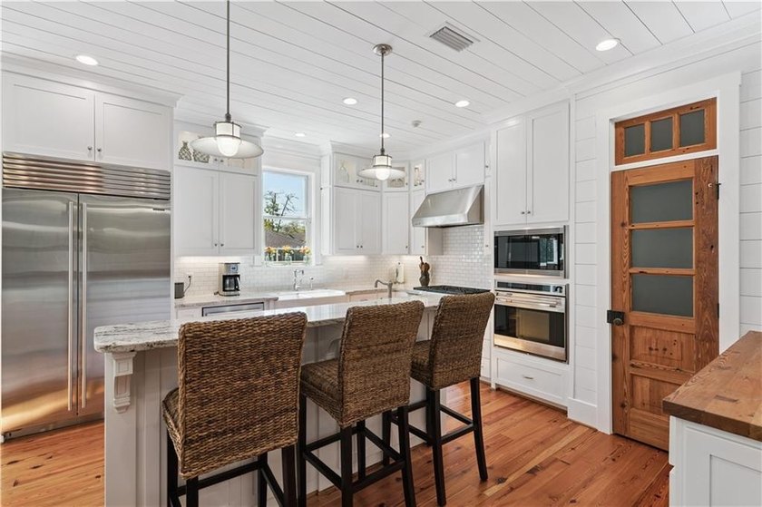 Welcome to an extraordinary custom beach cottage in the coveted - photo 11