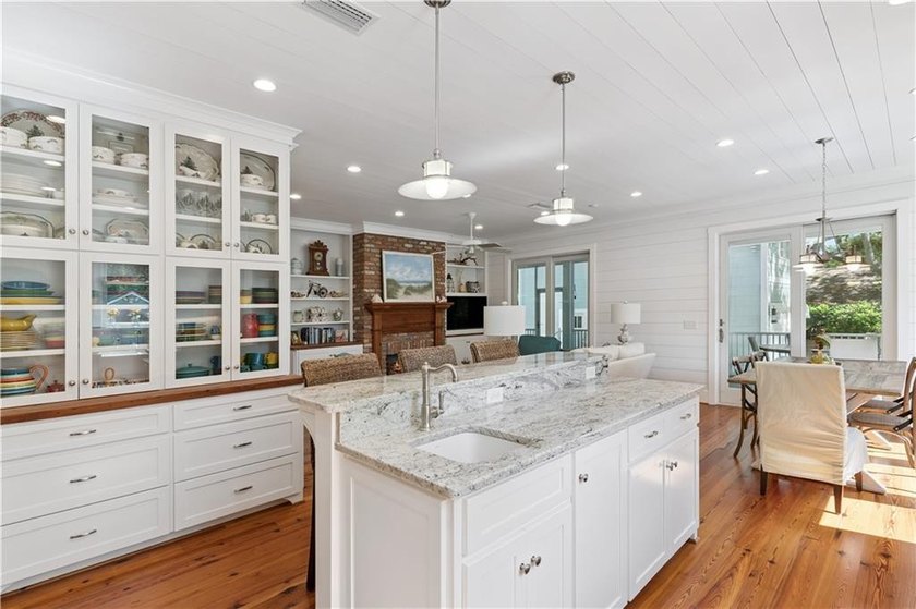 Welcome to an extraordinary custom beach cottage in the coveted - photo 14