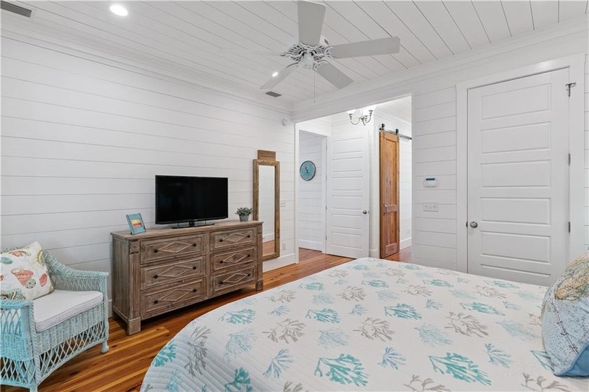 Welcome to an extraordinary custom beach cottage in the coveted - photo 19