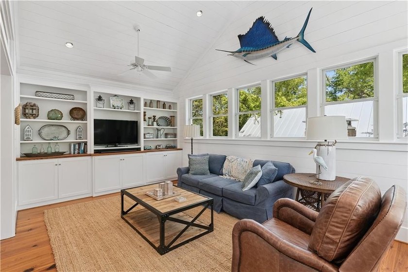 Welcome to an extraordinary custom beach cottage in the coveted - photo 26