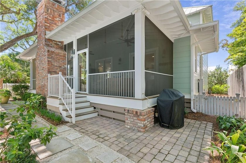 Welcome to an extraordinary custom beach cottage in the coveted - photo 43