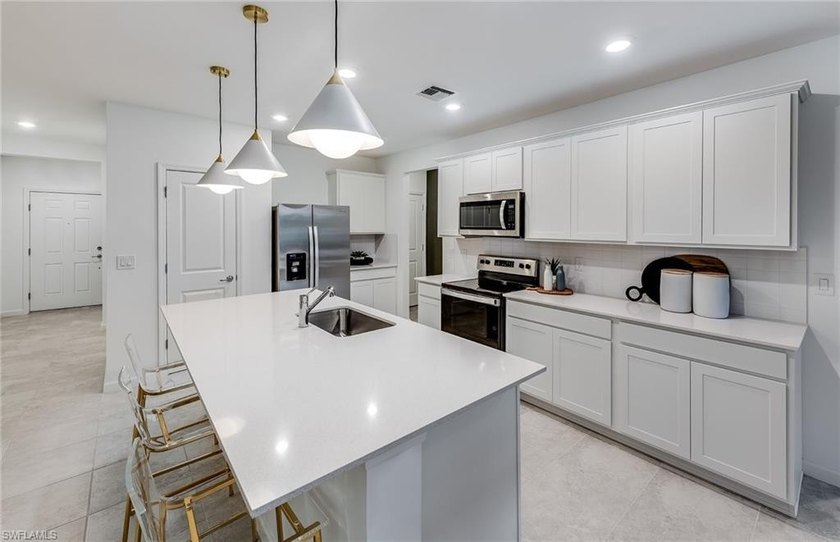 The Alder is a beautiful brand new 3 bed, 2.5 bath, 1 and a half - photo 8