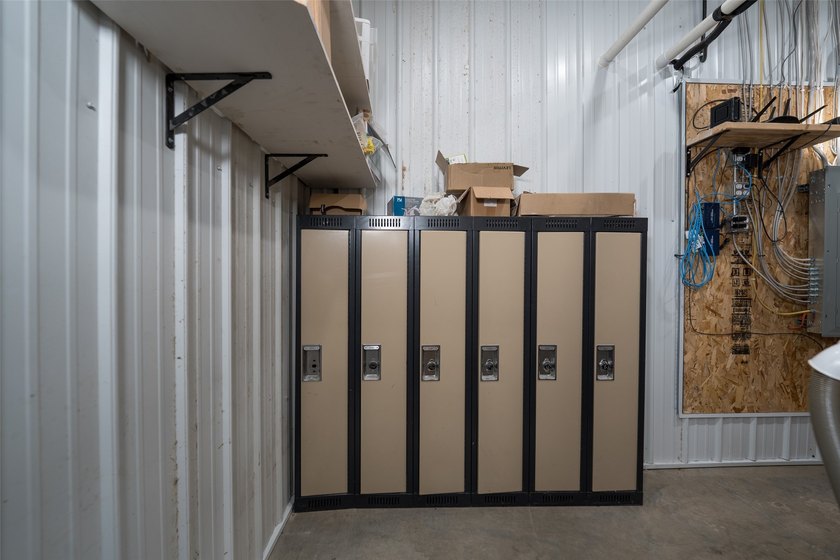 An exceptional commercial and light industrial facility built in - photo 27