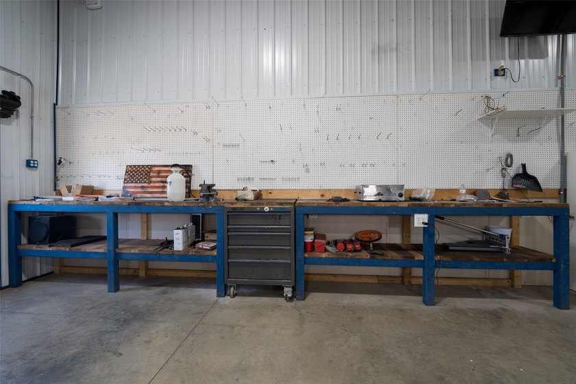 An exceptional commercial and light industrial facility built in - photo 35