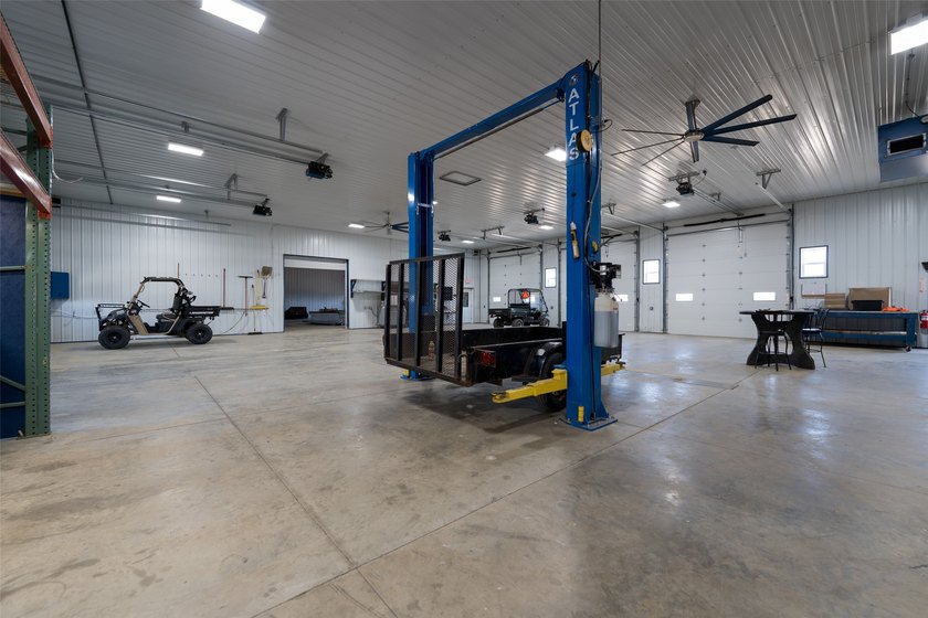 An exceptional commercial and light industrial facility built in - photo 39
