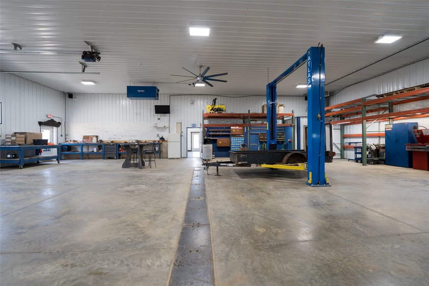 An exceptional commercial and light industrial facility built in - photo 41