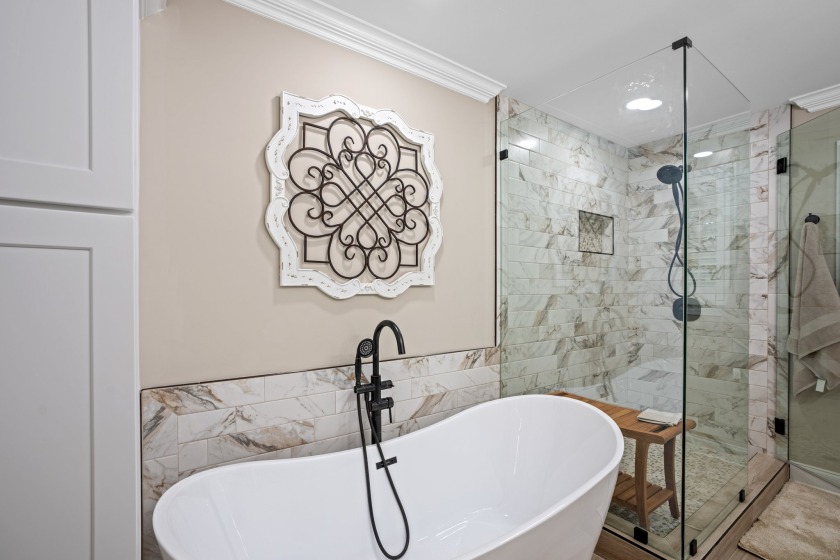 Master Bathtub - photo 16