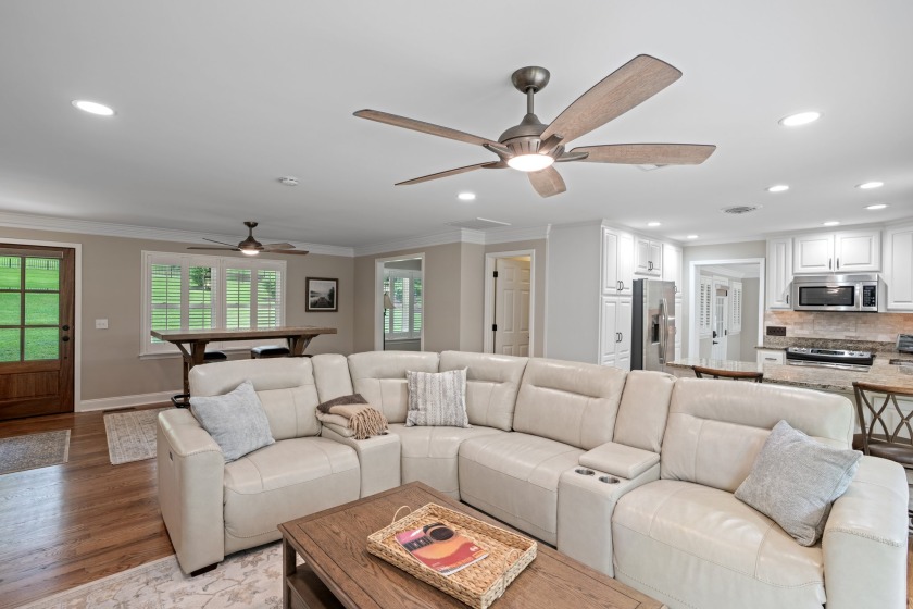 Updated Lake Hartwell Home | inground pool &amp; brand new dock! SOLD - photo 6