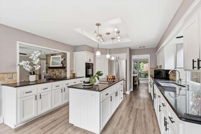 OPEN HOUSE SUNDAY JUNE 28 2-4PM! Spacious, stylish, and - photo 16