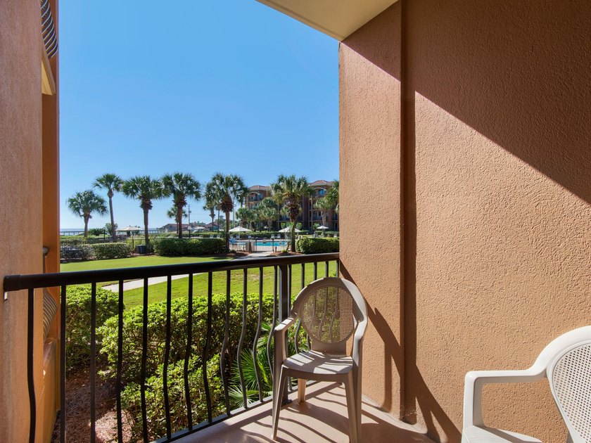 Perfect location with unobstructed gulf views and private steps - photo 21