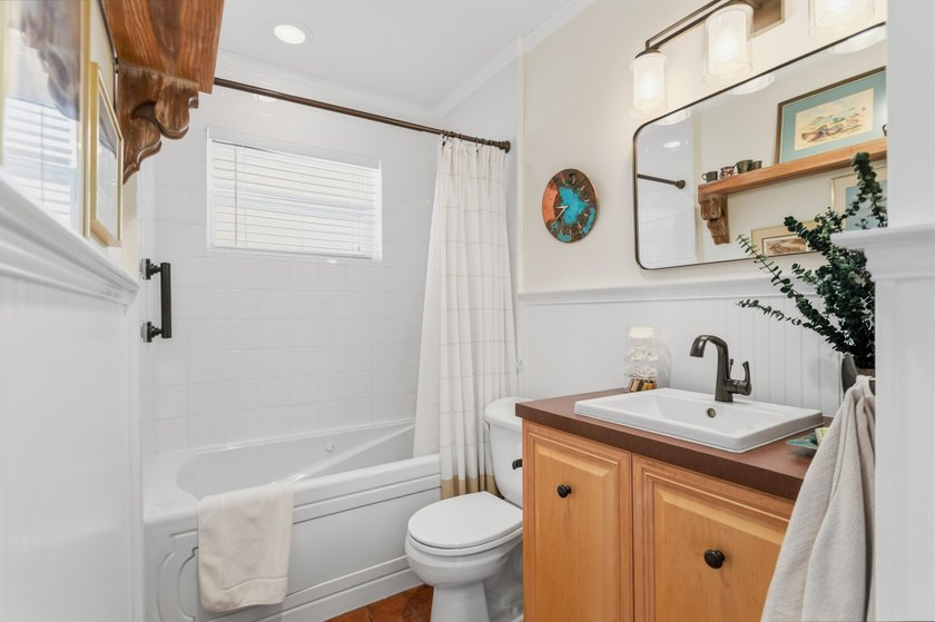 CORAL HEIGHTS CORNER-LOT HOME WITH POOL AND FLEXIBLE SPACE! Set - photo 22