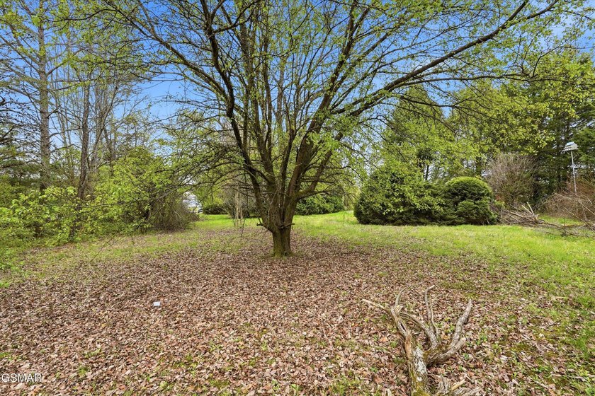 This home offers old world charm! 1 bedroom and 1 bath with a - photo 23